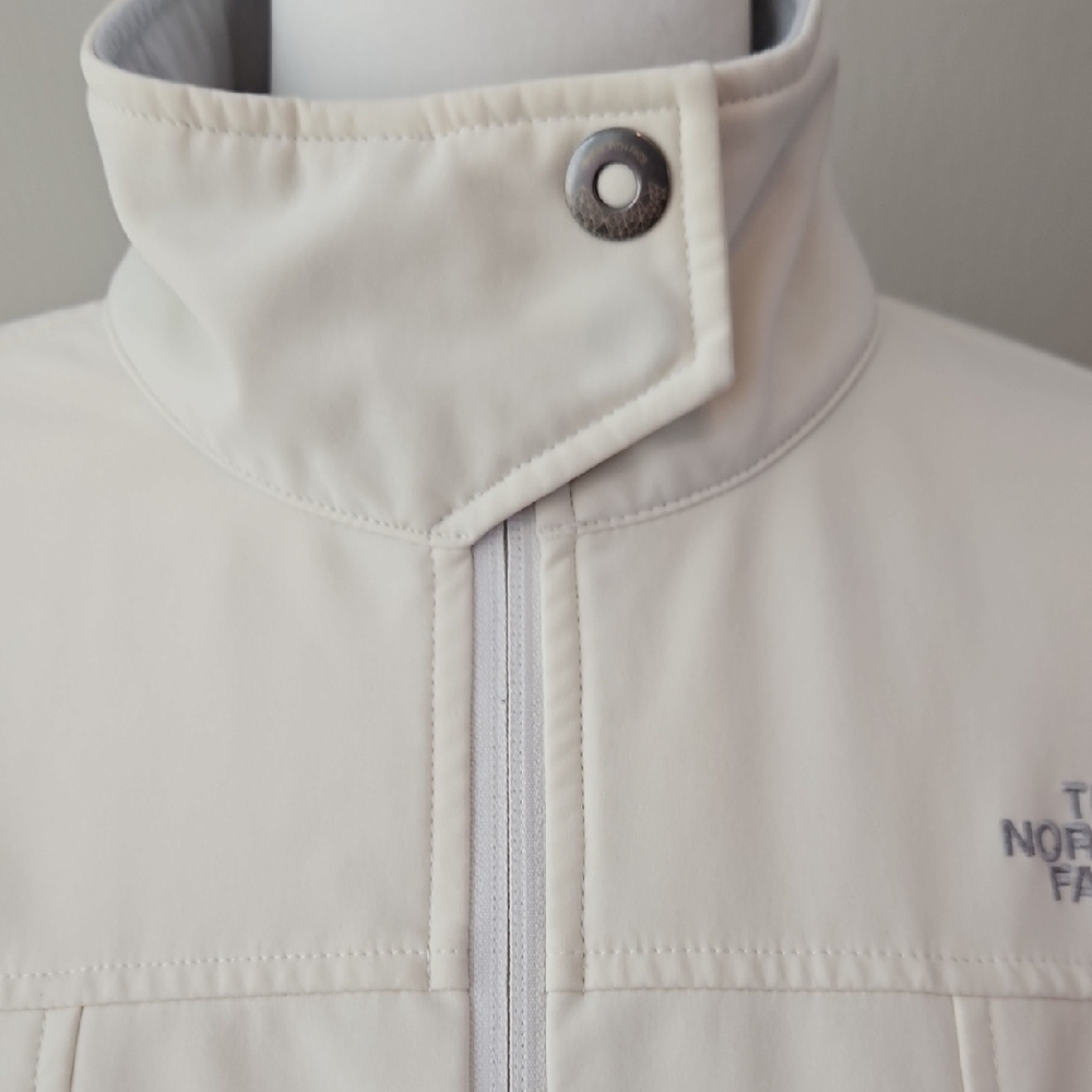 The North Face Women's Cream Zipper Medium Jacket - Picture 5 of 16